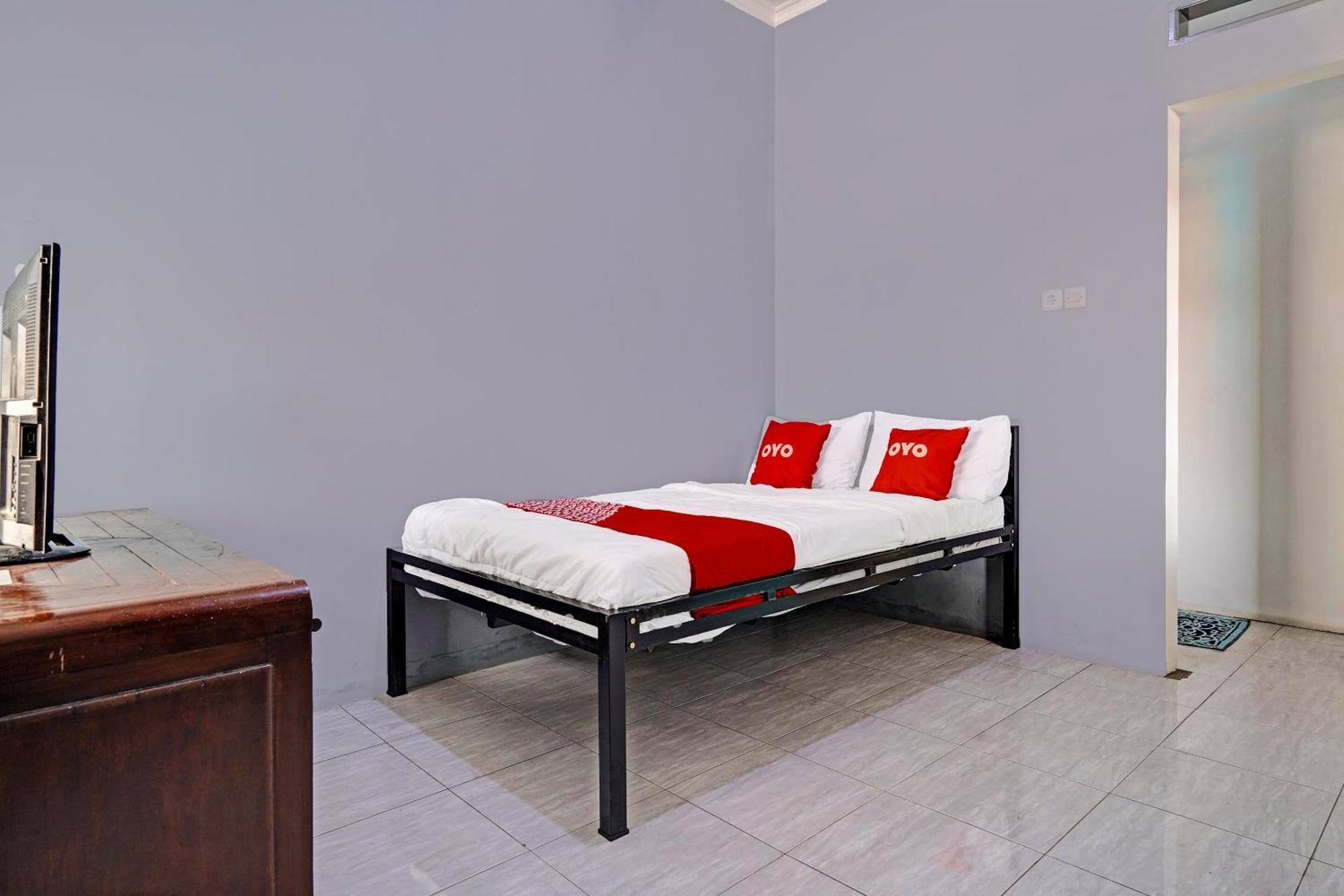 Oyo Life 91592 Aaliya Guest House Syariah Lebakwangi Bagian luar foto