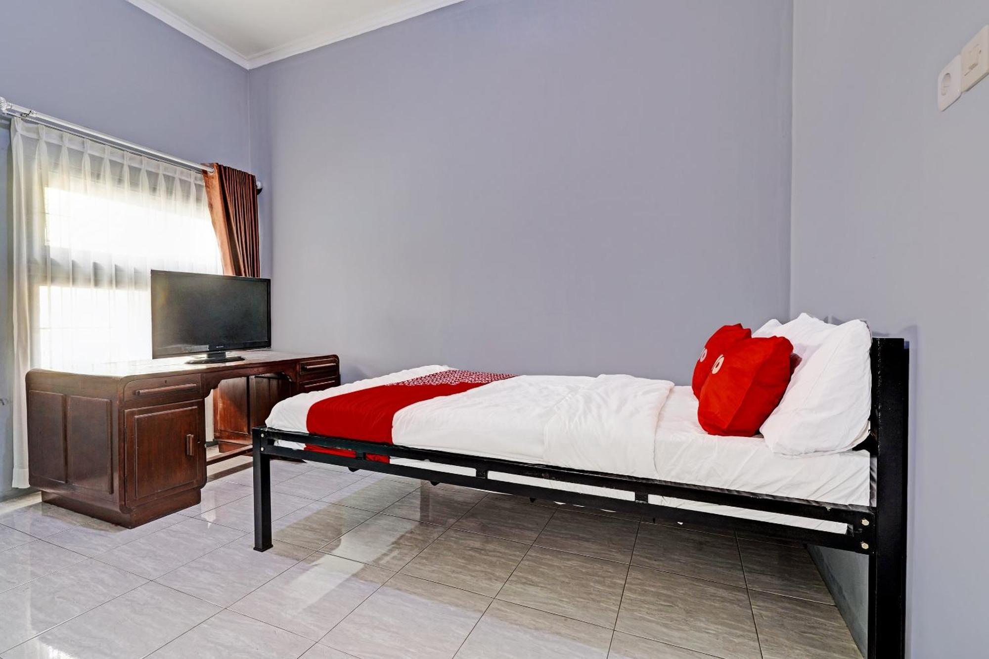 Oyo Life 91592 Aaliya Guest House Syariah Lebakwangi Bagian luar foto
